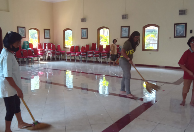 Mateus cupuwatu II bersih-bersih kapel